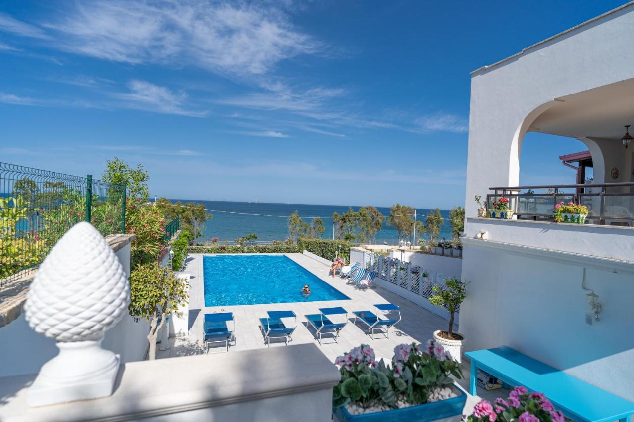 Almare B&B Crotone Bagian luar foto