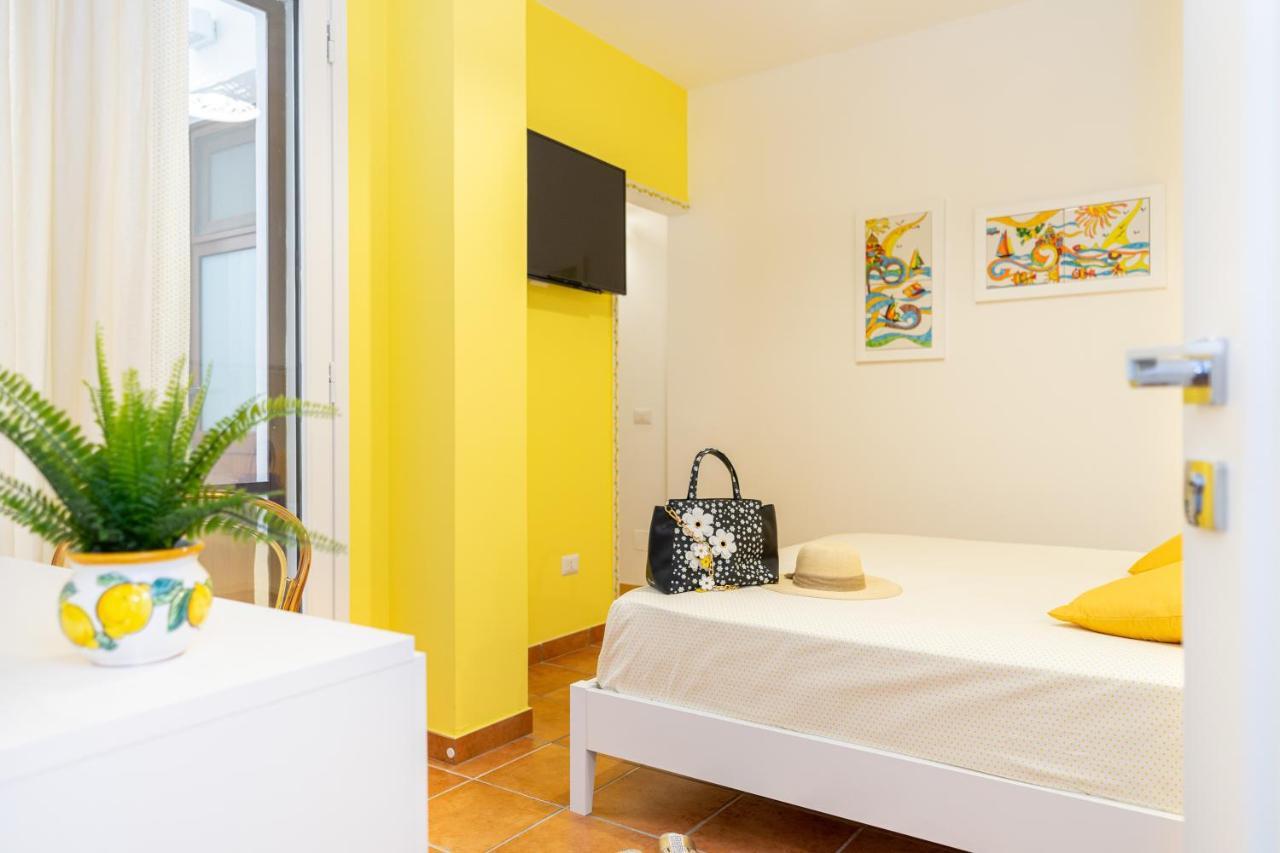 Almare B&B Crotone Bagian luar foto