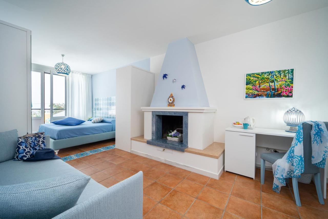 Almare B&B Crotone Bagian luar foto