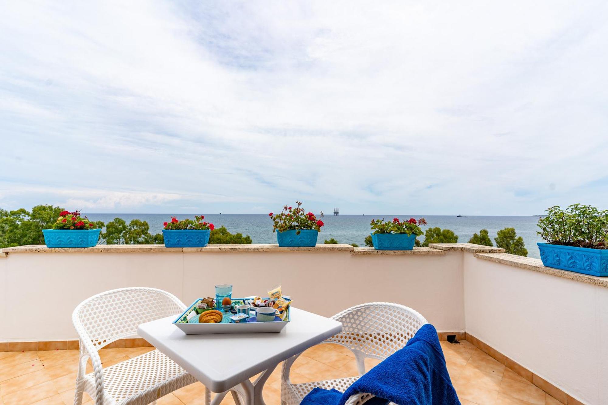 Almare B&B Crotone Bagian luar foto